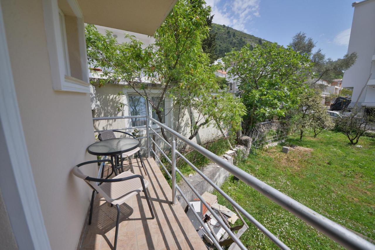 Disney Apartments *