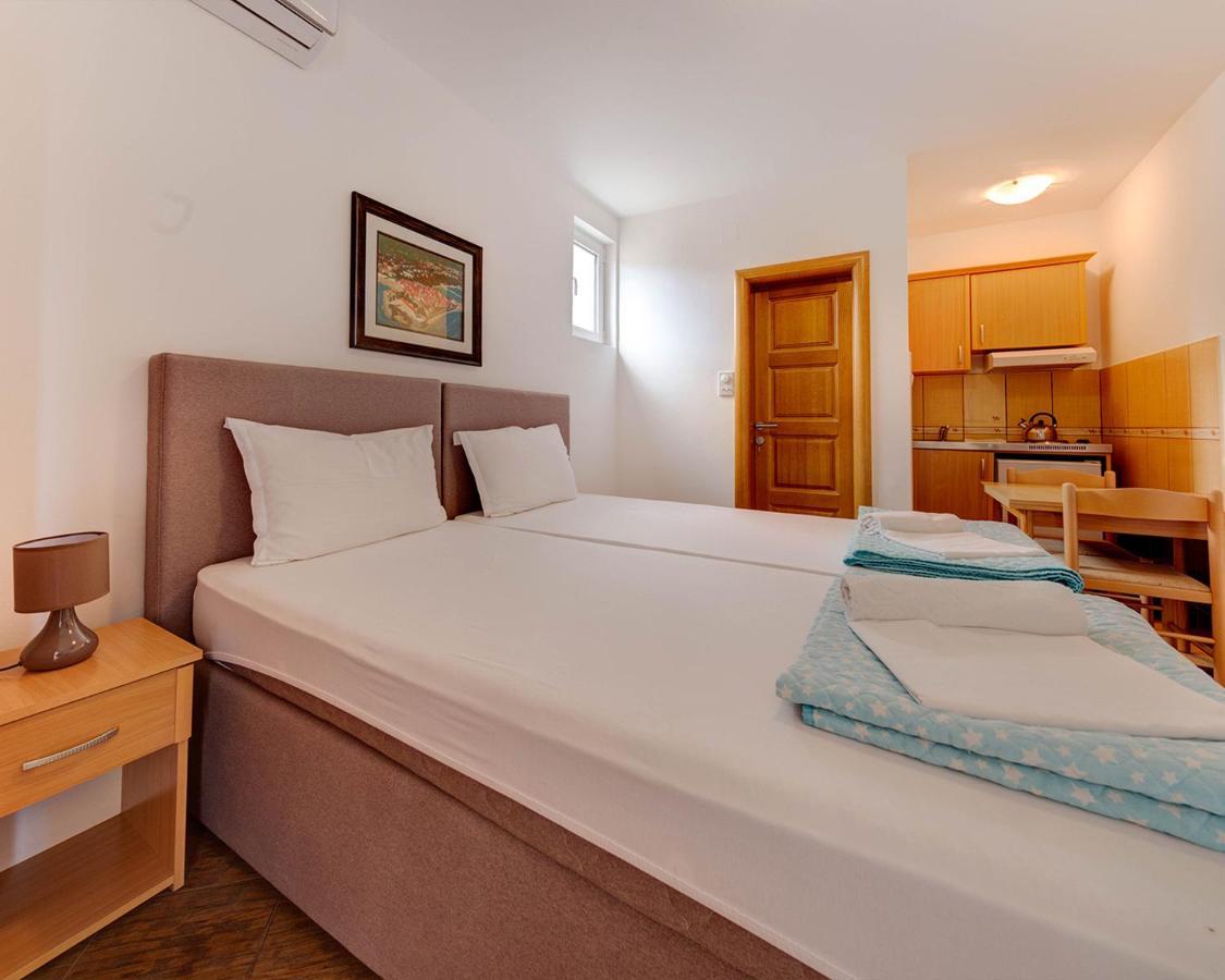 Disney Apartments *